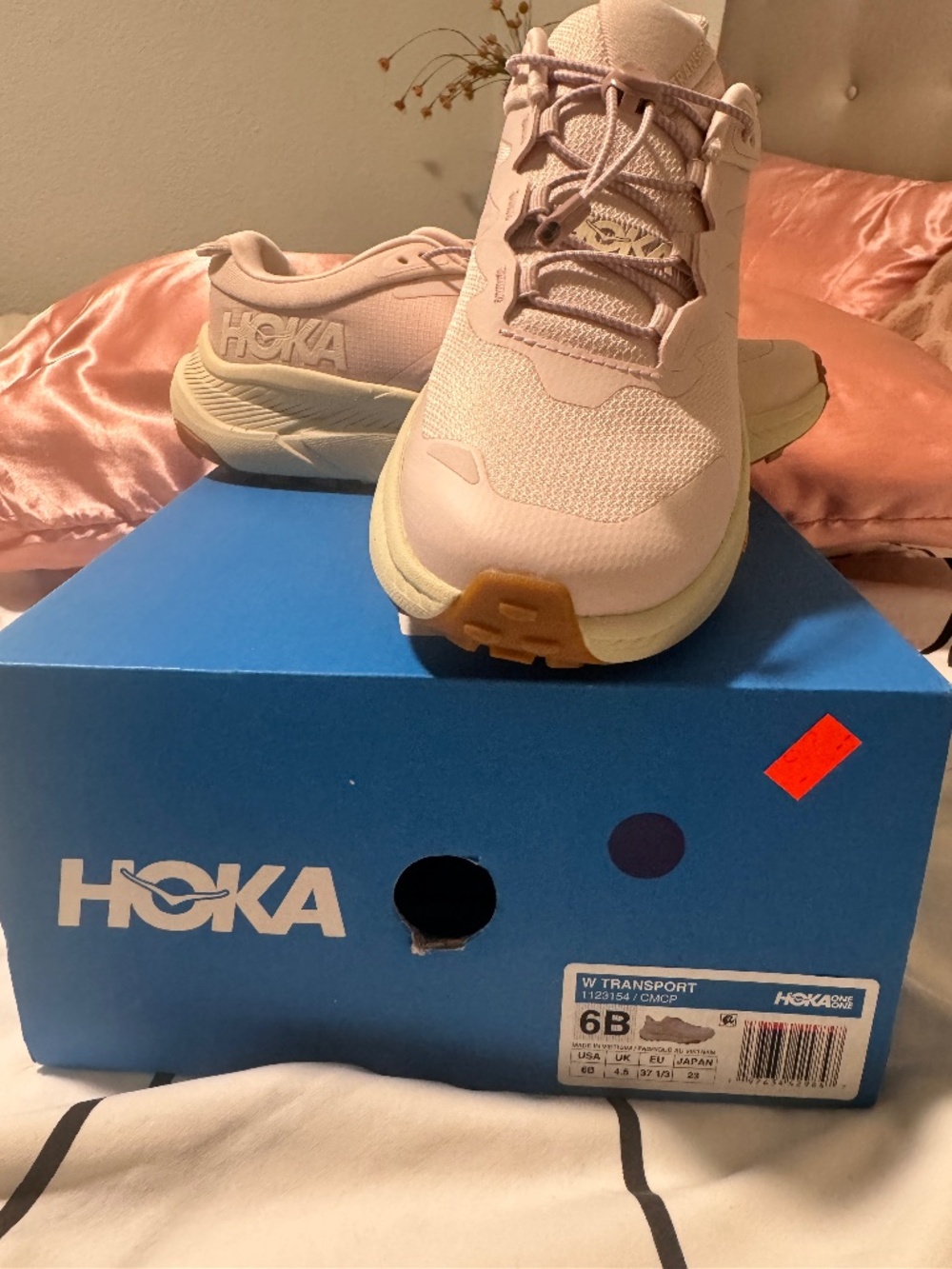Hoka transport cosmic pearl/oat milk shoes